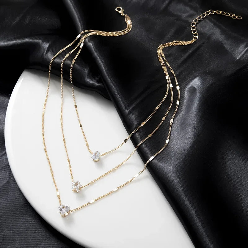 Collana Multistrato Tripla con Ciondoli di Zirconia