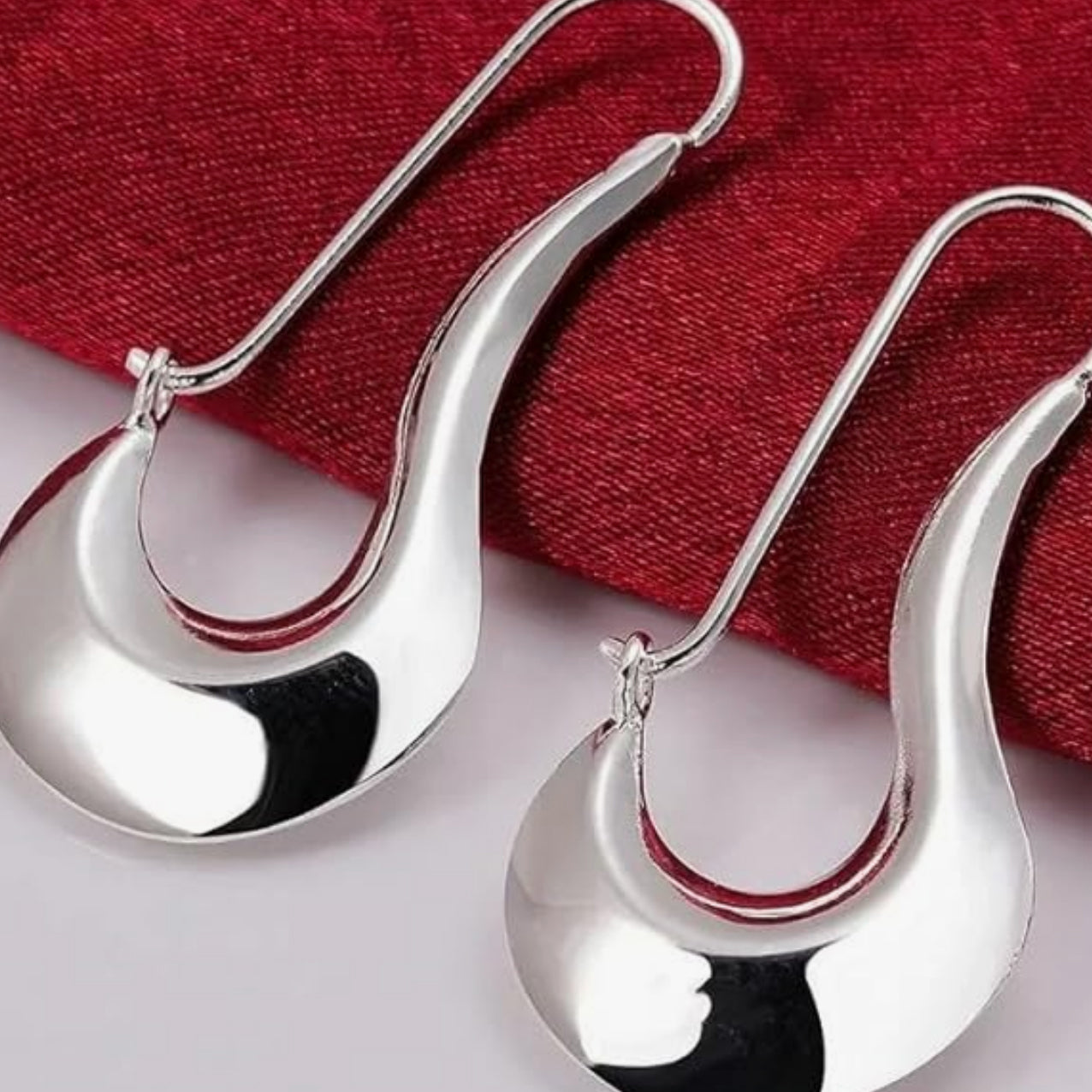 Orecchini dallo stile modernista color argento per donna