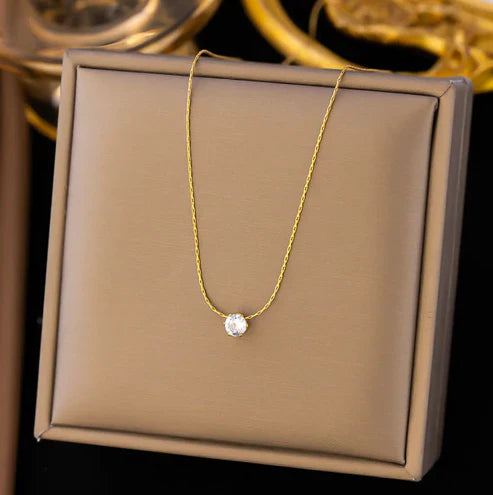 Collana in oro con diamanti