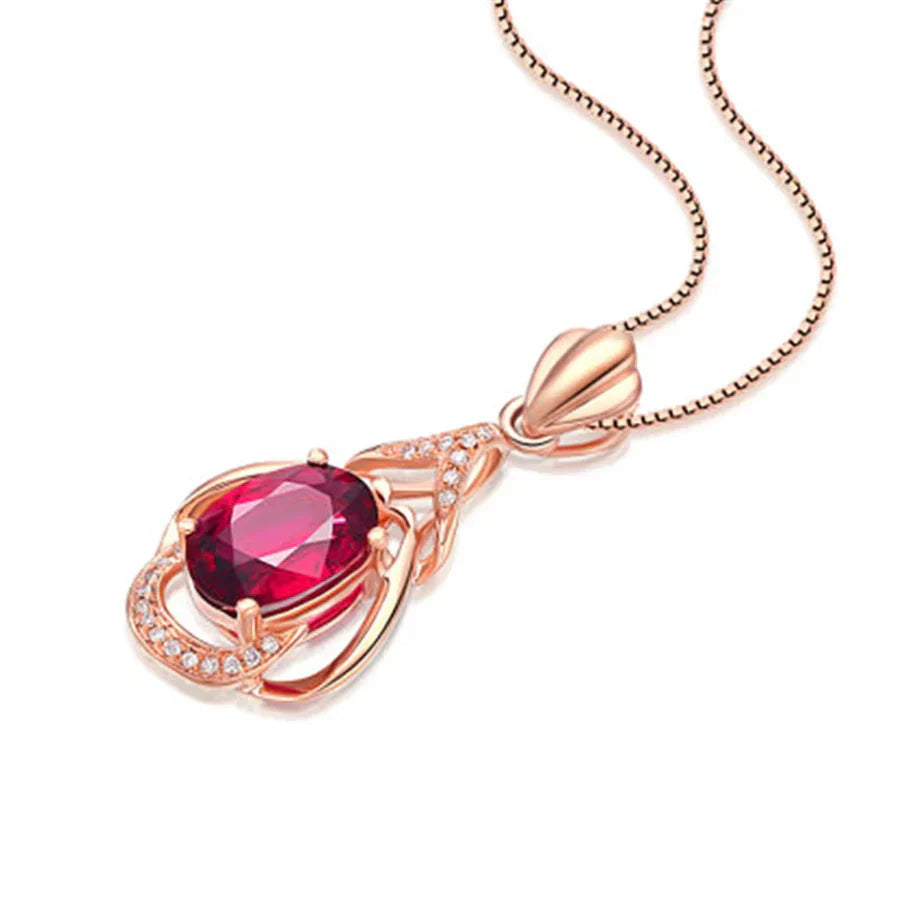 Collana Elegante con Cristallo Rosso in Oro