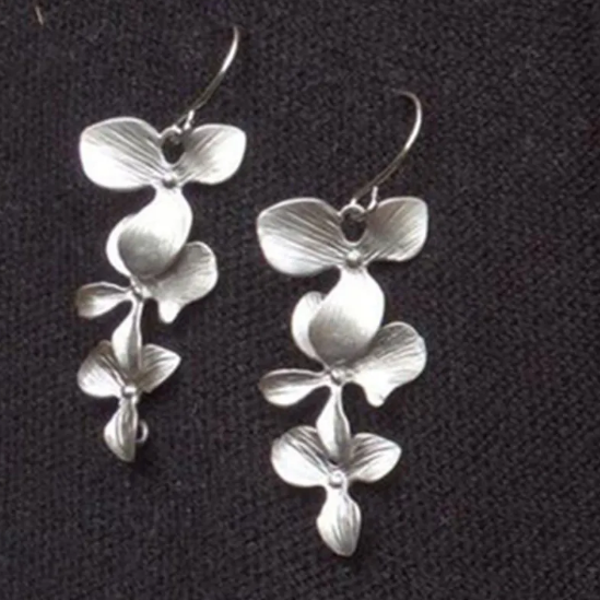 Set Collana e Orecchini Petali d'Argento
