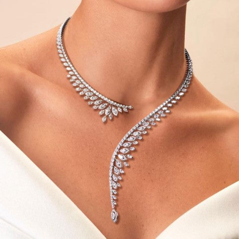 Collana con Zaffiro Bianco Taglio Marquise Aperta