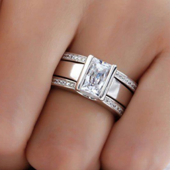 Anello Vintage con Vetro Incastonato