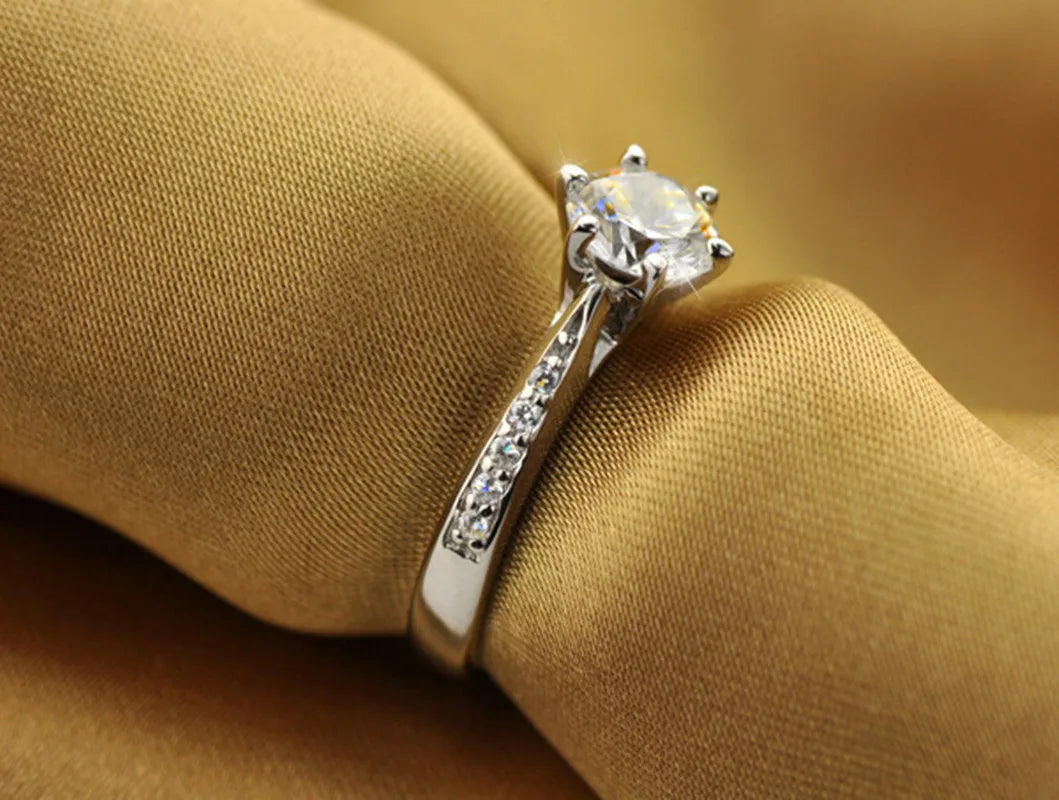 Anello Solitario Argento 925 con Zirconia Brillante