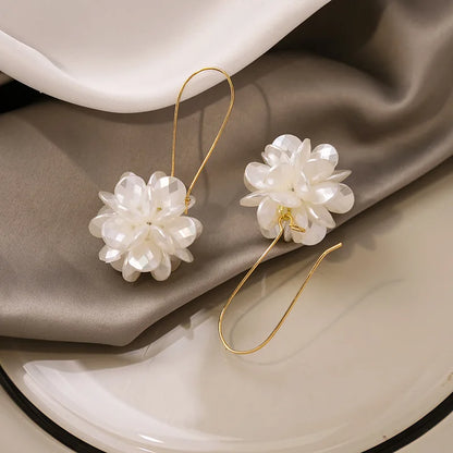 Orecchini Lunghi Fiore di Perla