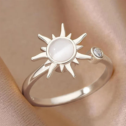 Anello Sole Regolabile con Pietra Occhio di Gatto e Zirconia