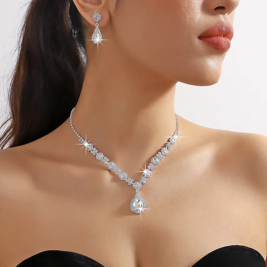 Collana e Orecchini Eleganti