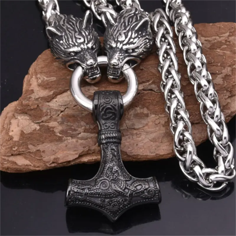 Collana da Uomo Vintage con Ciondolo Testa di Lupo Vichingo e Martello in Lega di Zinco Nordica