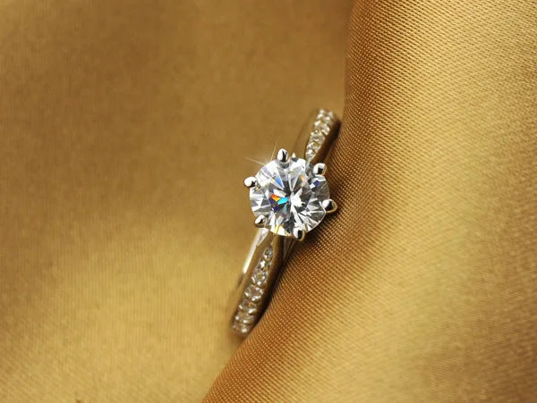 Anello Solitario Argento 925 con Zirconia Brillante