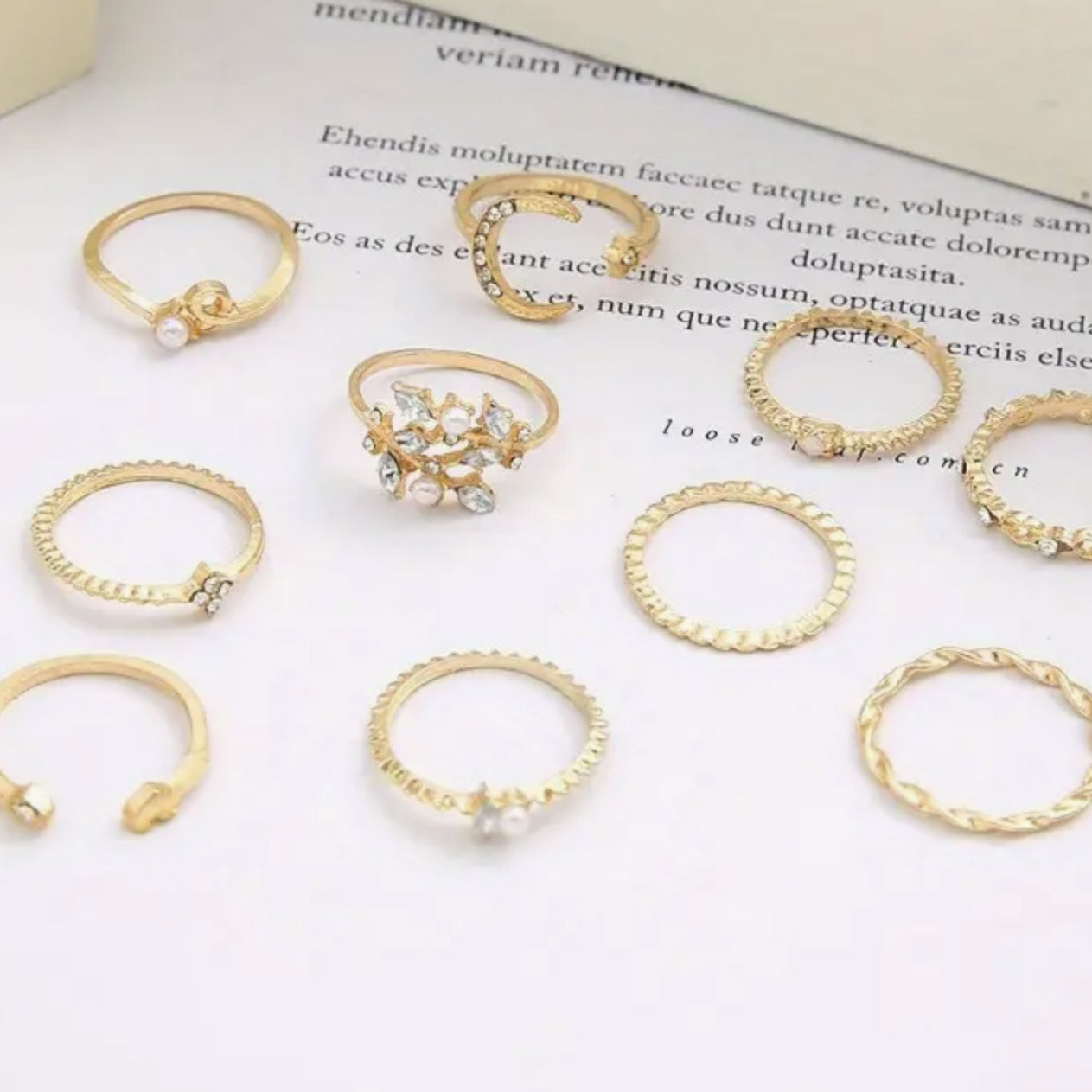 Set di 10 anelli regolabili color oro con diamanti sintetici per donna