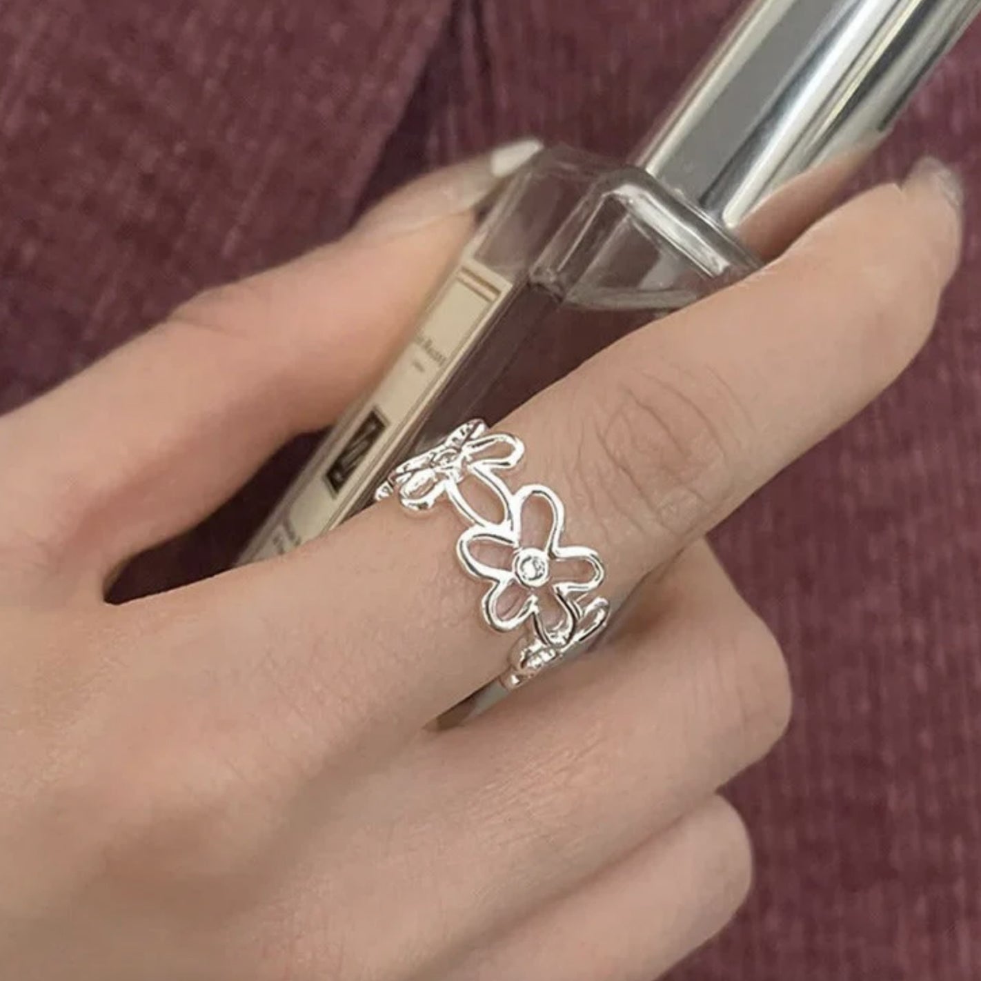 Elegante anello regolabile a forma di fiore in argento sterling per donna