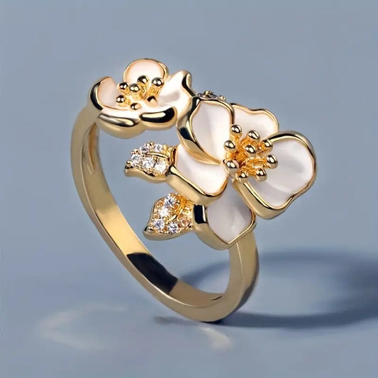 Anello vintage fiore smalto bianco e oro