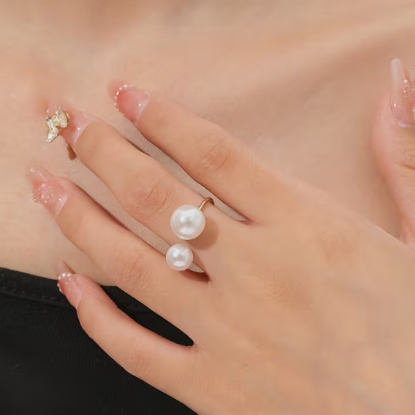 Anello regolabile elegante doppia perla