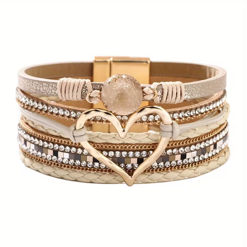 Bracciale bohémien multistrato con cuore dorato
