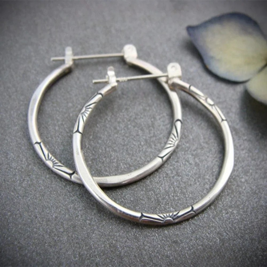 Orecchini a cerchio classici in argento