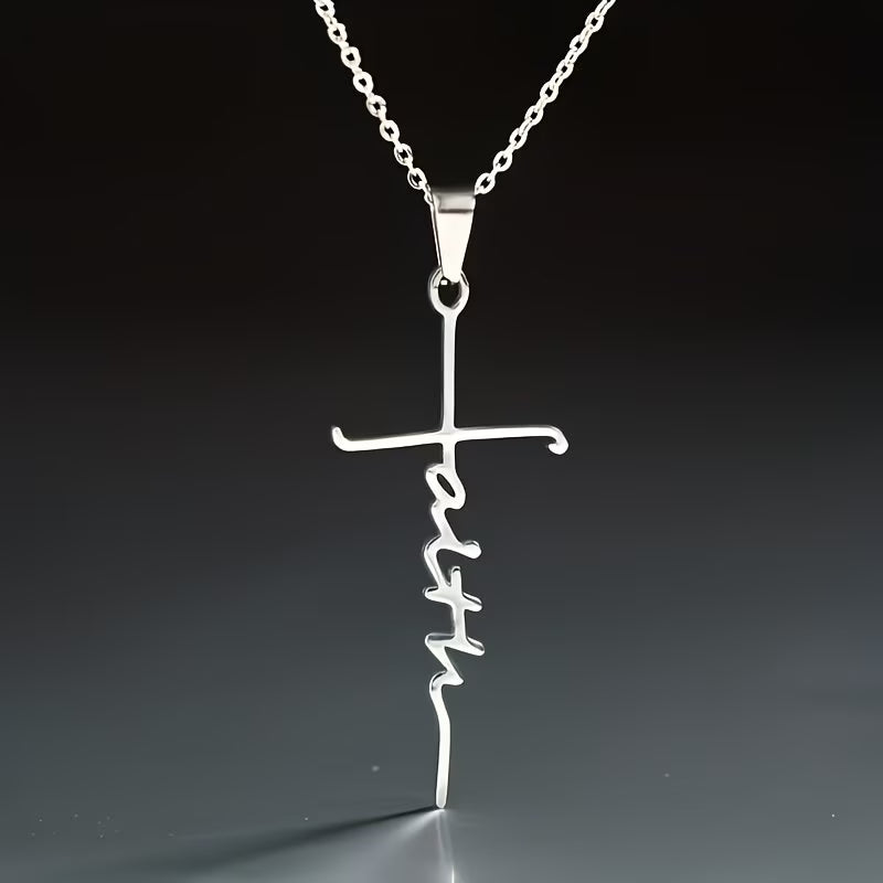 Collana con ciondolo croce elegante