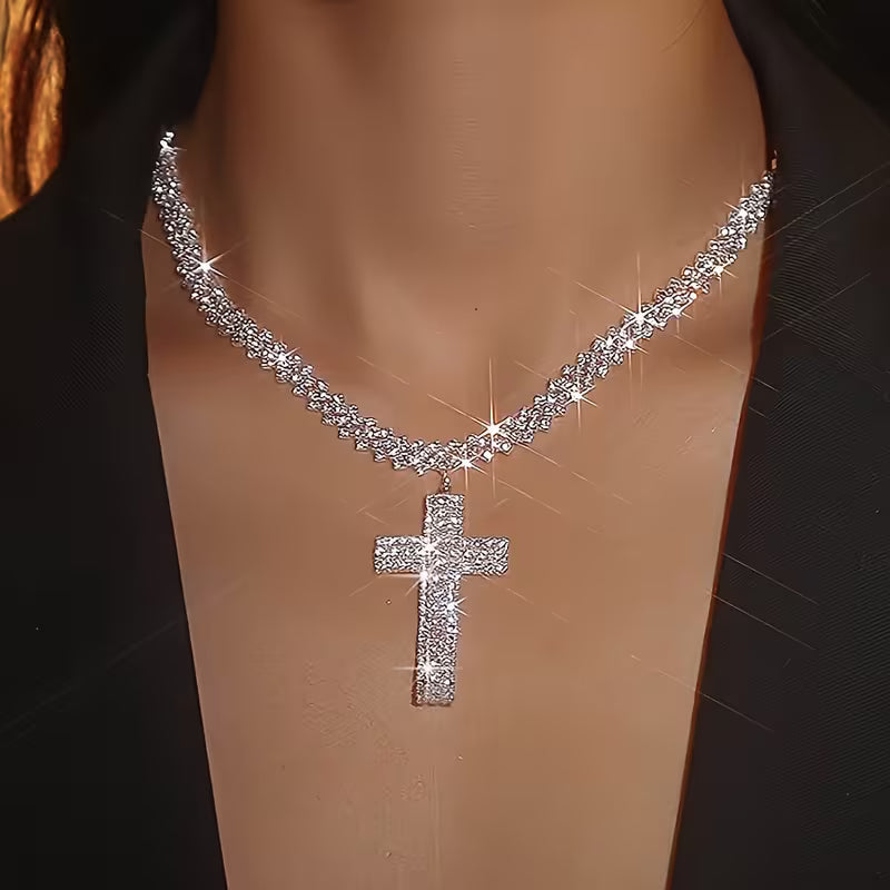 Collana multistrato con strass