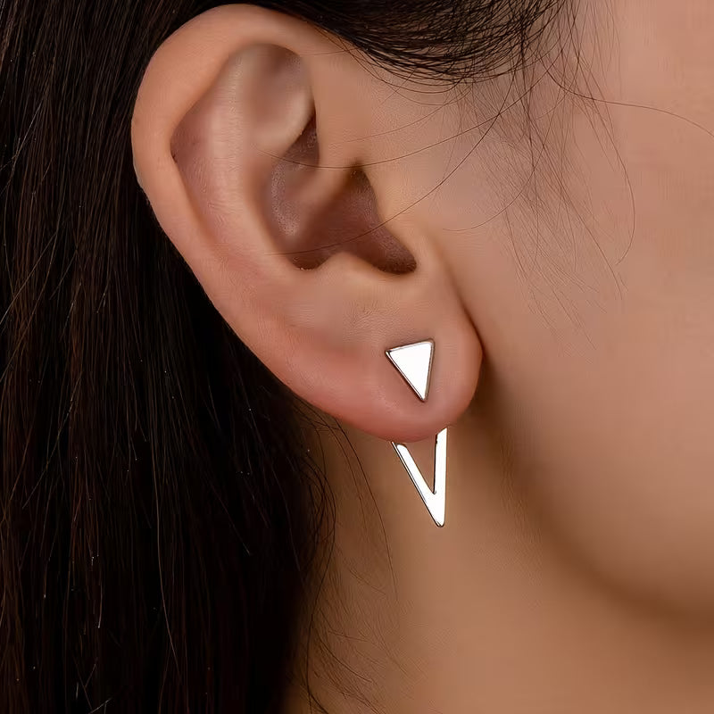 Eleganti orecchini minimalisti a forma di triangolo