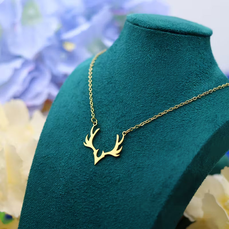 Collana Grazia di Corno della Foresta Sussurrante