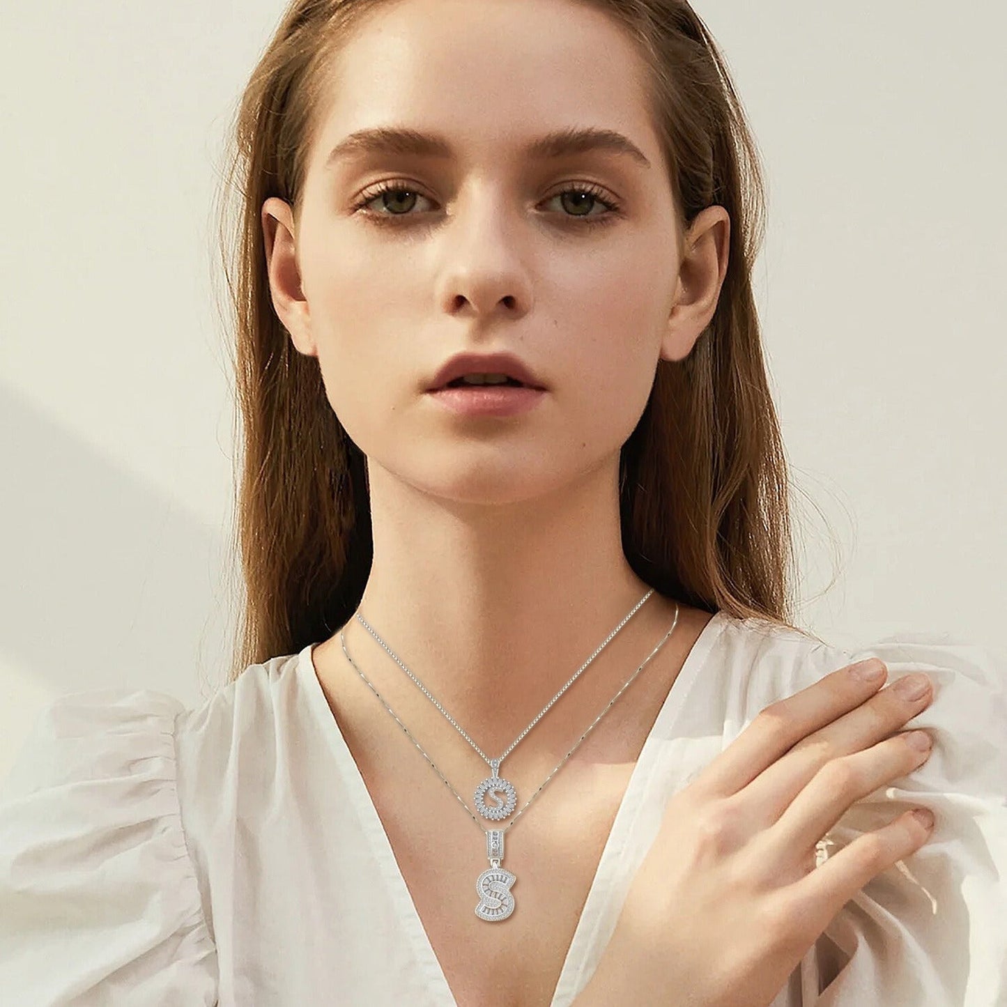 Set di collane con iniziali pavé | Oro bianco