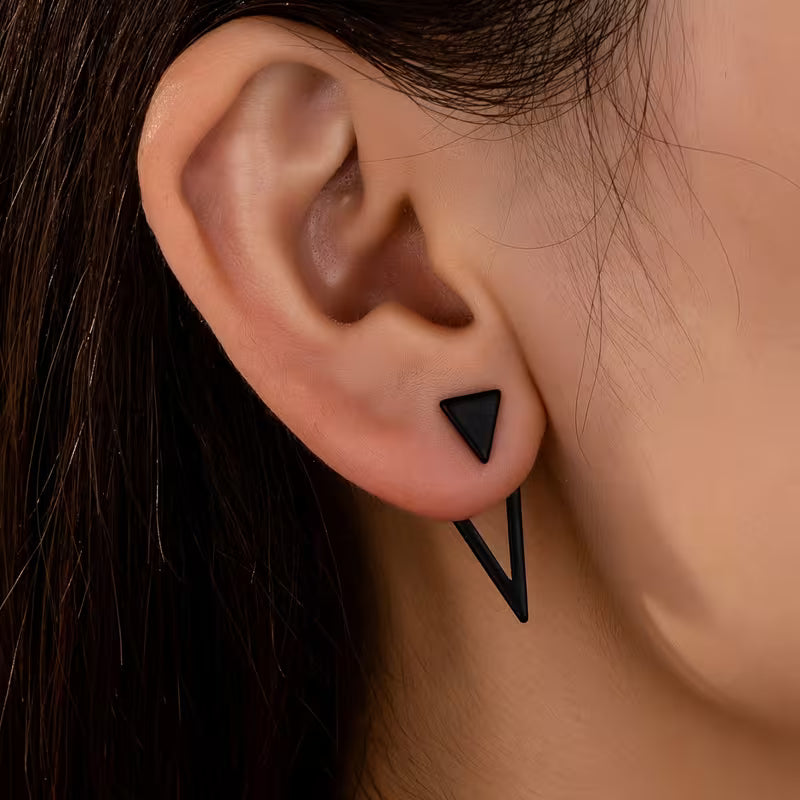 Eleganti orecchini minimalisti a forma di triangolo