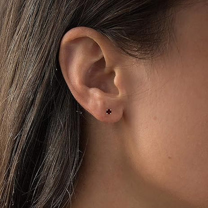 Orecchini stud tondi rubino | Oro