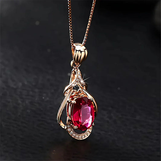 Collana Elegante con Cristallo Rosso in Oro