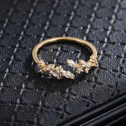 Anello elegante regolabile con zircone