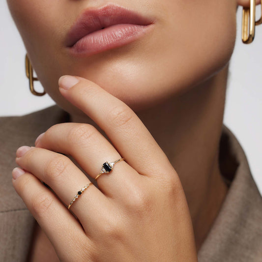 Anello Spinella Nera e Baguette - Gioielli di Sophia