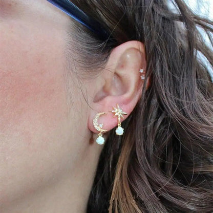 Orecchini luna e stella in oro e opale