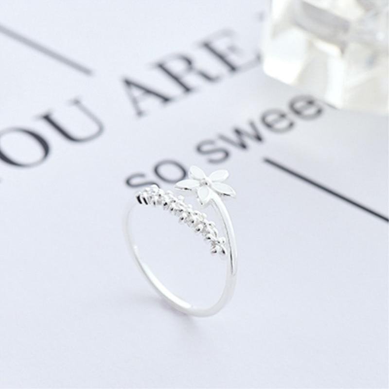 Anello regolabile argento 925 con fiori selvatici smaltati dipinti a mano