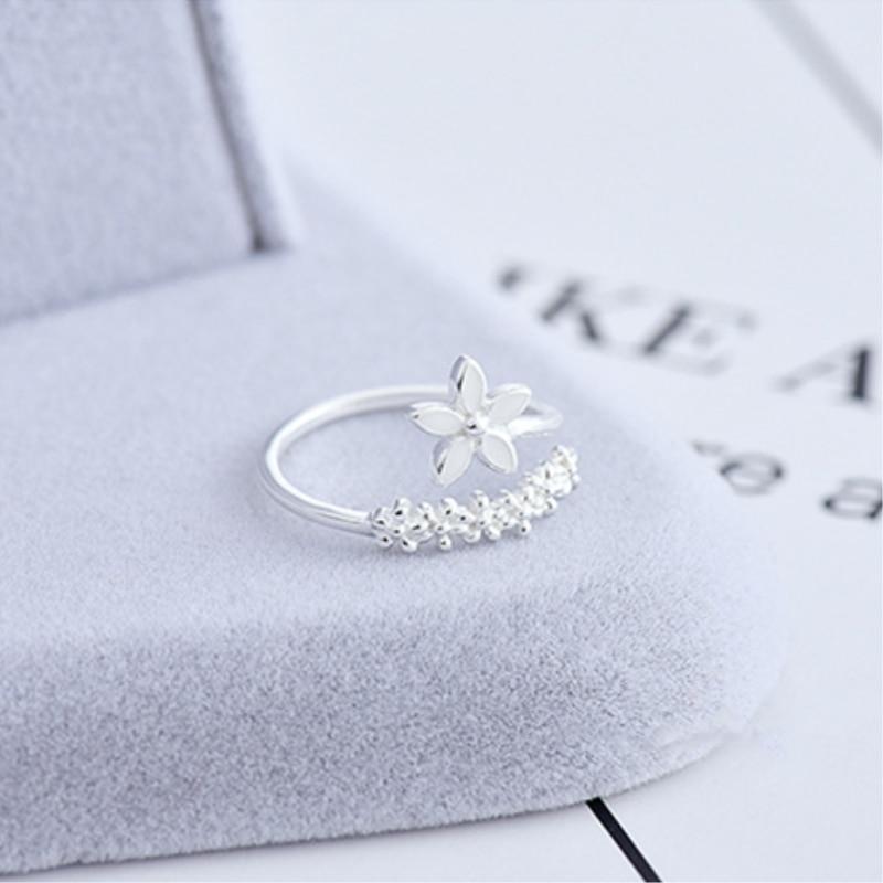 Anello regolabile argento 925 con fiori selvatici smaltati dipinti a mano