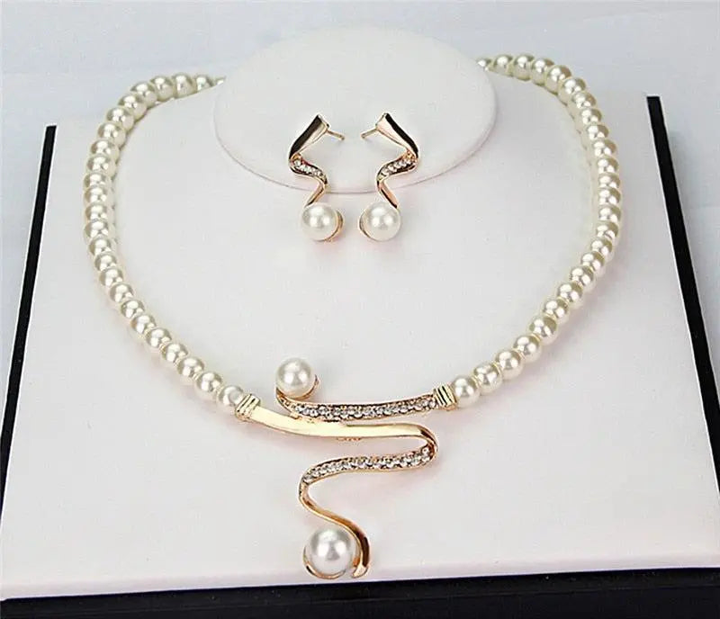 Set Gioielli di Perle – Collana & Orecchini