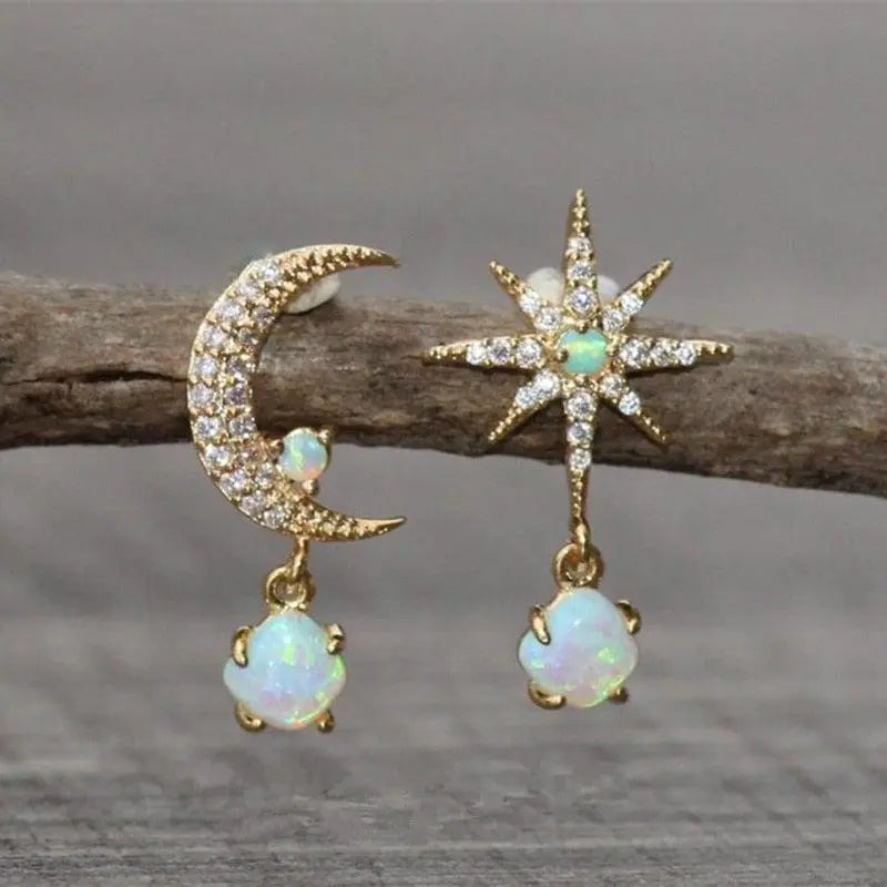 Eleganti Orecchini Pendenti con Zirconi Bianchi e Opale Blu Eleganti Orecchini Pendenti con Zirconi Bianchi e Opale Blu
