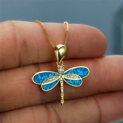 Collana Elegante Libellula in Oro con Tocco di Opale