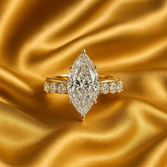 Anello con Diamante Marquise in Oro