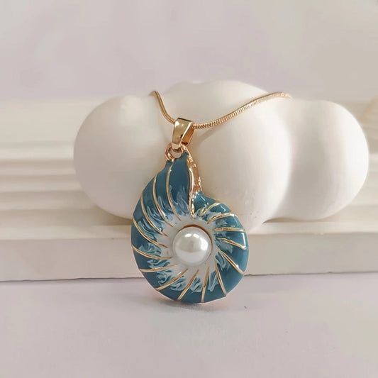 Collana di Conchiglia e Perla Blu