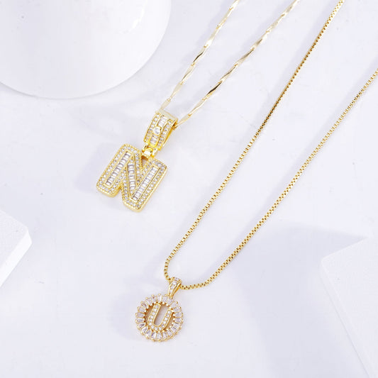 Set di collane con iniziali pavé | Oro bianco