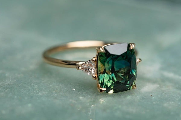Anello pietra verde ispirazione vintage | Oro