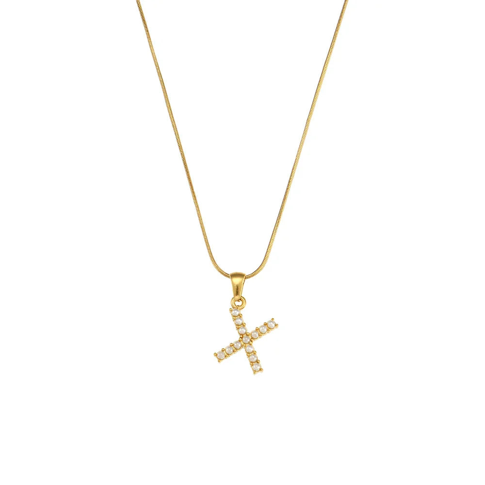 Collana di iniziali con preziose perle naturali placcate in oro 18 carati