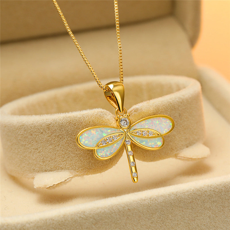 Collana Elegante Libellula in Oro con Tocco di Opale