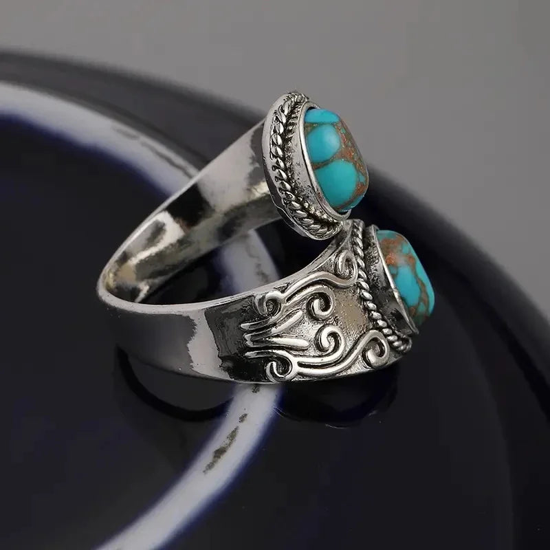 Elegante Anello Vintage a Croce con Turchese