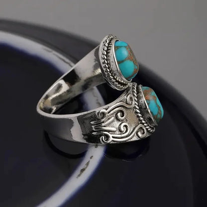Elegante Anello Vintage a Croce con Turchese