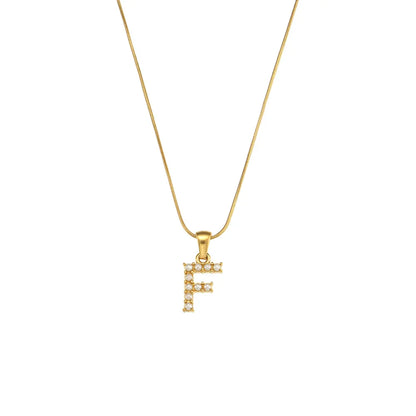 Collana di iniziali con preziose perle naturali placcate in oro 18 carati
