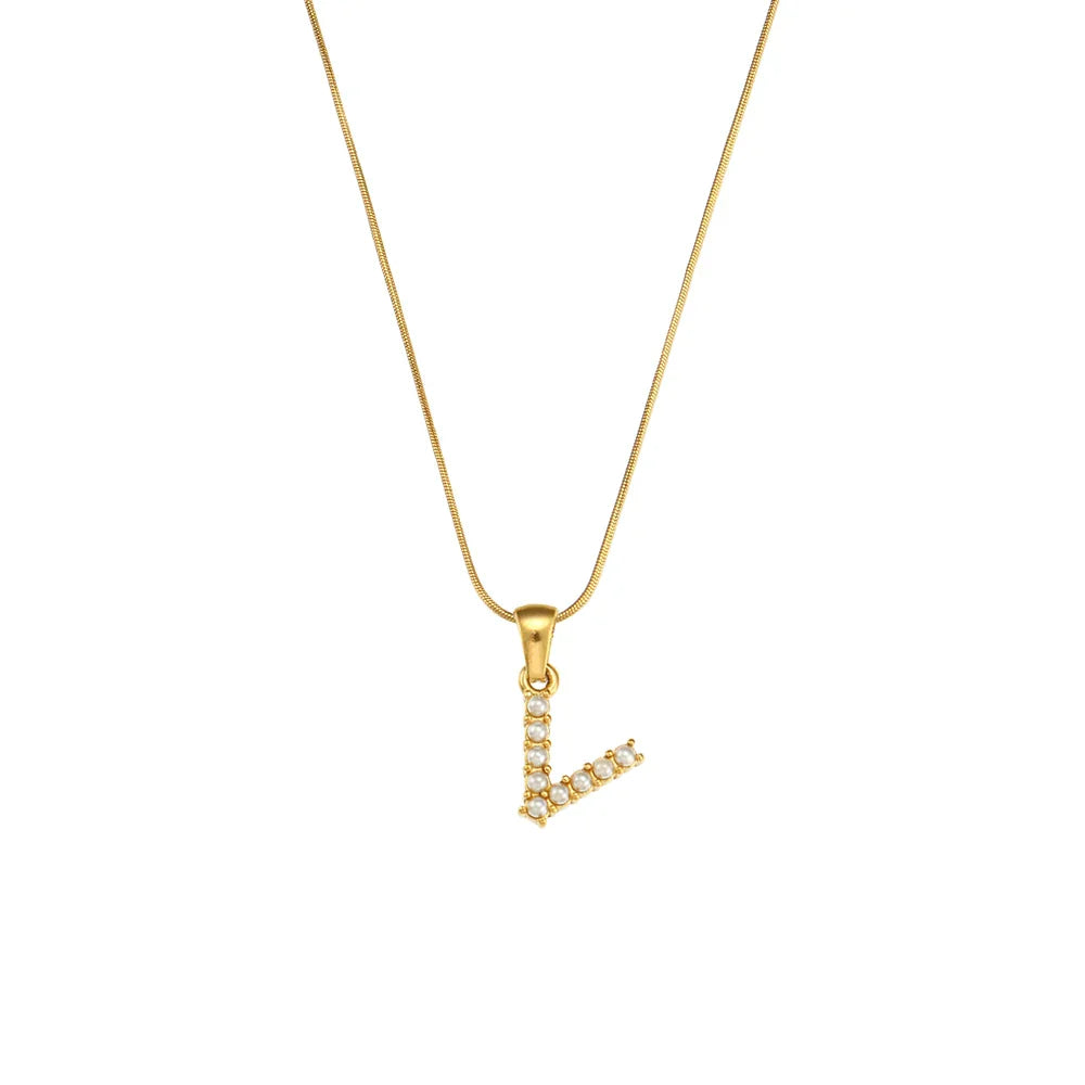 Collana di iniziali con preziose perle naturali placcate in oro 18 carati