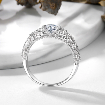 Elegante Anello in Argento Sterling