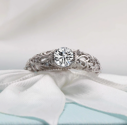 Elegante Anello in Argento Sterling
