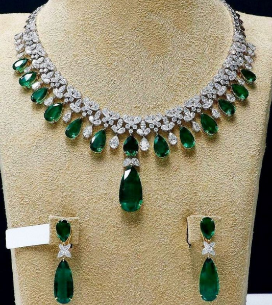 Set Gioielli con Zaffiro Taglio Pera Smeraldo – Collana & Orecchini