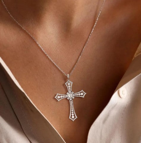 Collana Vintage Croce con Zaffiro Bianco Taglio Rotondo