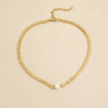 Collana con Catena di Perle sull'Osso del Collo
